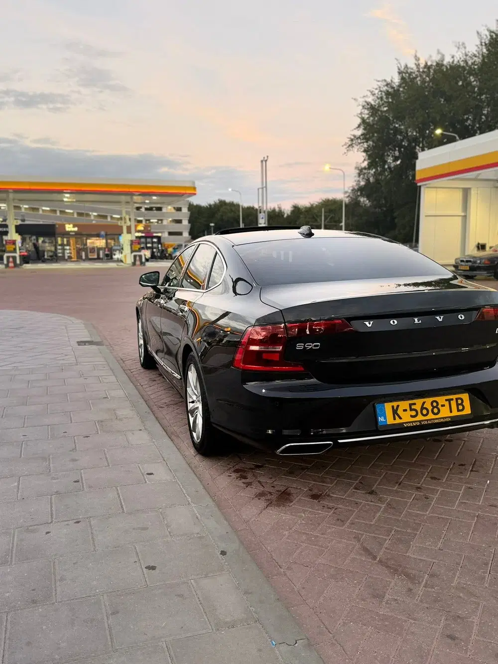 Volvo S90 D4 190pk Geartronic 2019 Zwart uit 2019, foto 8