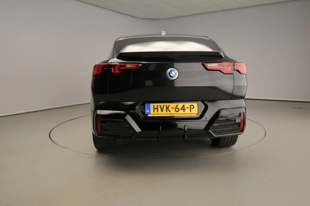 BMW iX2 eDrive20 uit 2025, foto 3