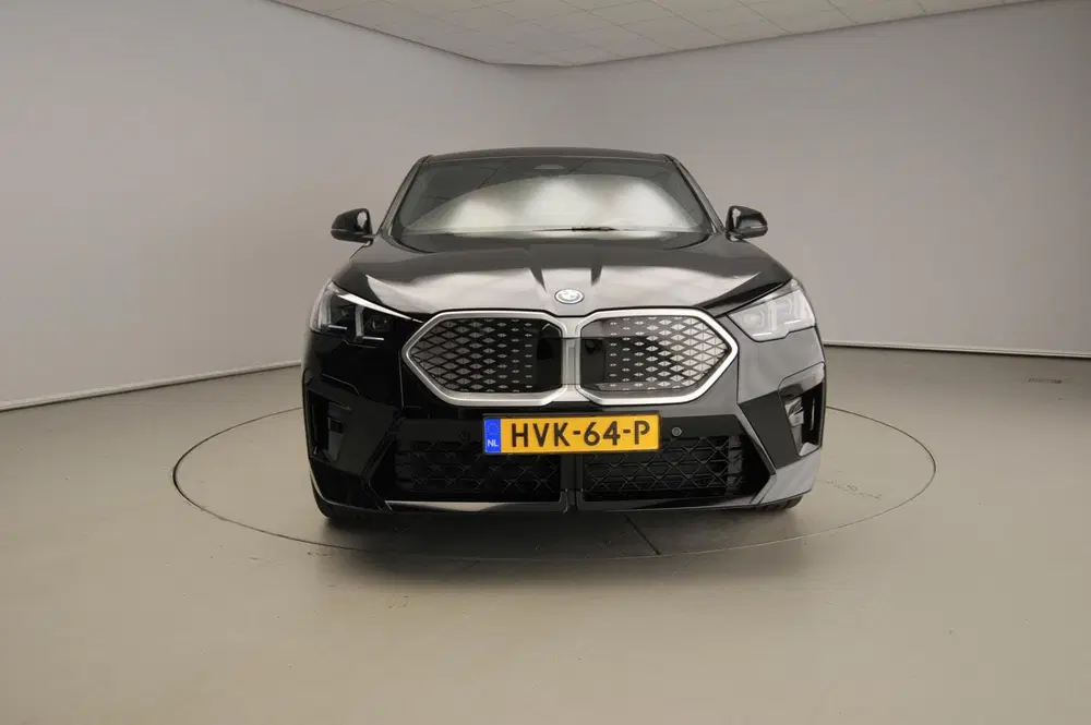 BMW iX2 eDrive20 uit 2025, foto 5