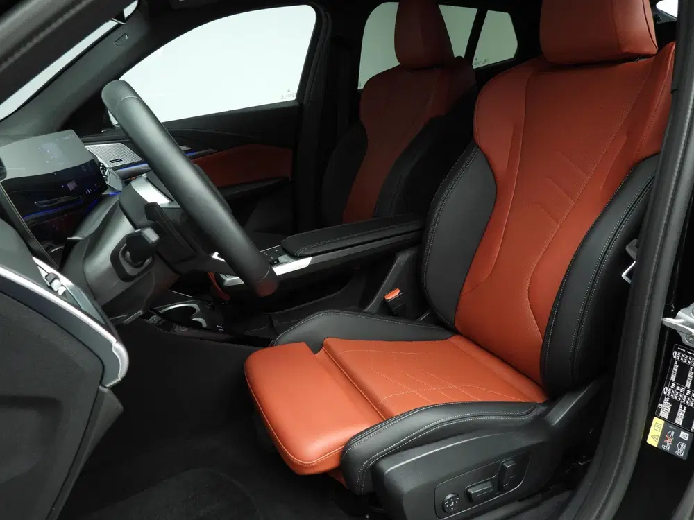 BMW iX2 eDrive20 uit 2025, foto 7