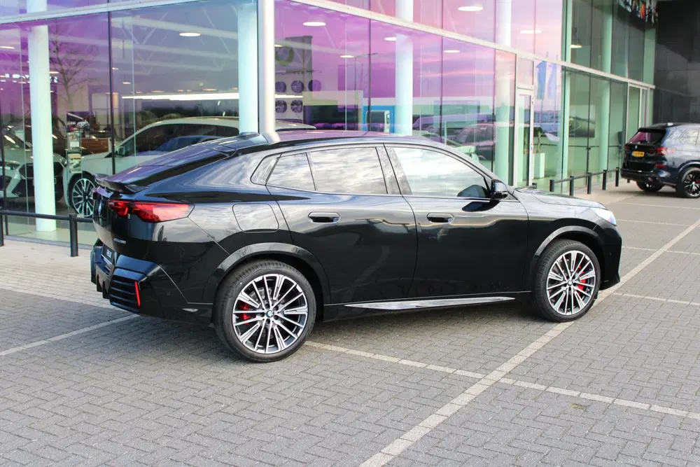BMW iX2 eDrive20 M Sport uit 2026, foto 15