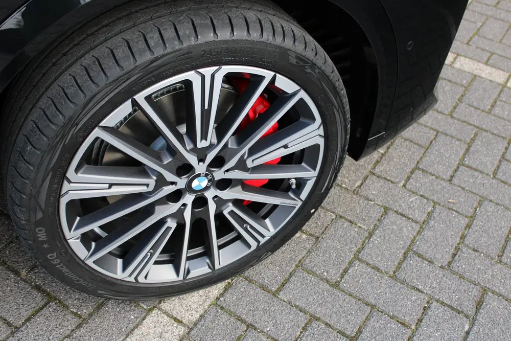 BMW iX2 eDrive20 M Sport uit 2026, foto 3