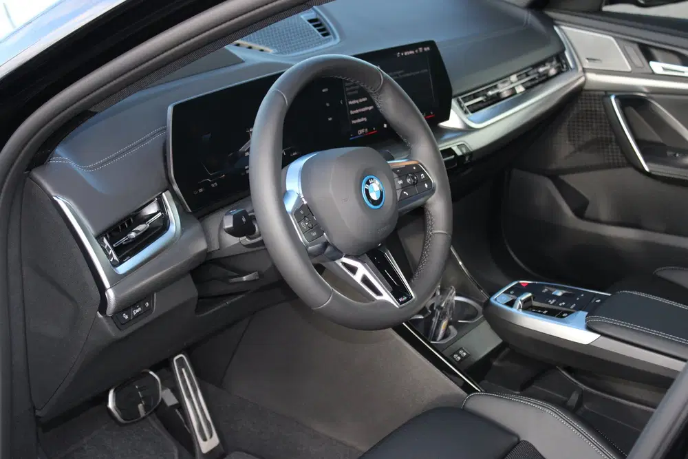 BMW iX2 eDrive20 M Sport uit 2026, foto 4