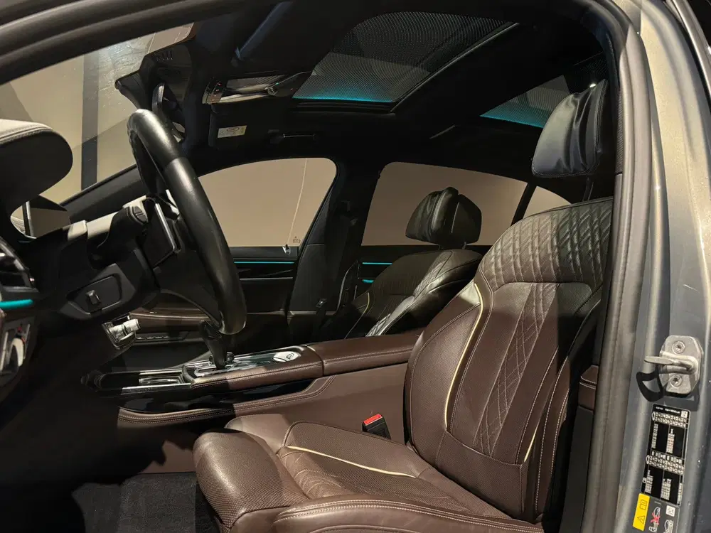 BMW 7-serie 745Le 394PK uit 2020, foto 10