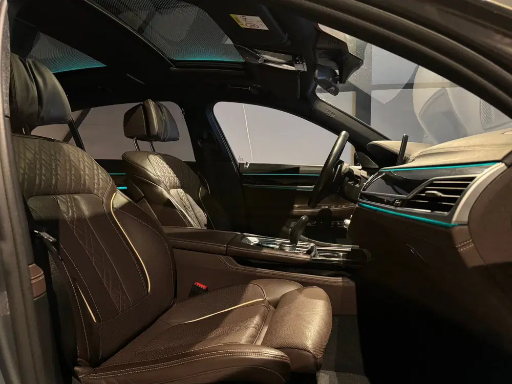 BMW 7-serie 745Le 394PK uit 2020, foto 11