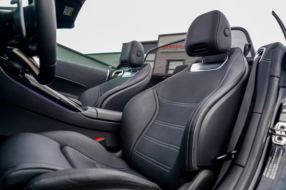 Mercedes-Benz SL AMG 43 uit 2022, foto 4