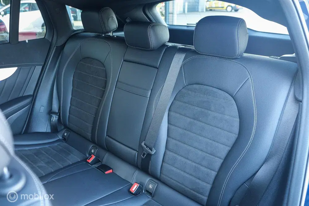 Mercedes-Benz EQC Mercedes EQC 400 4MATIC AMG Line Premium+ uit 2023, foto 15