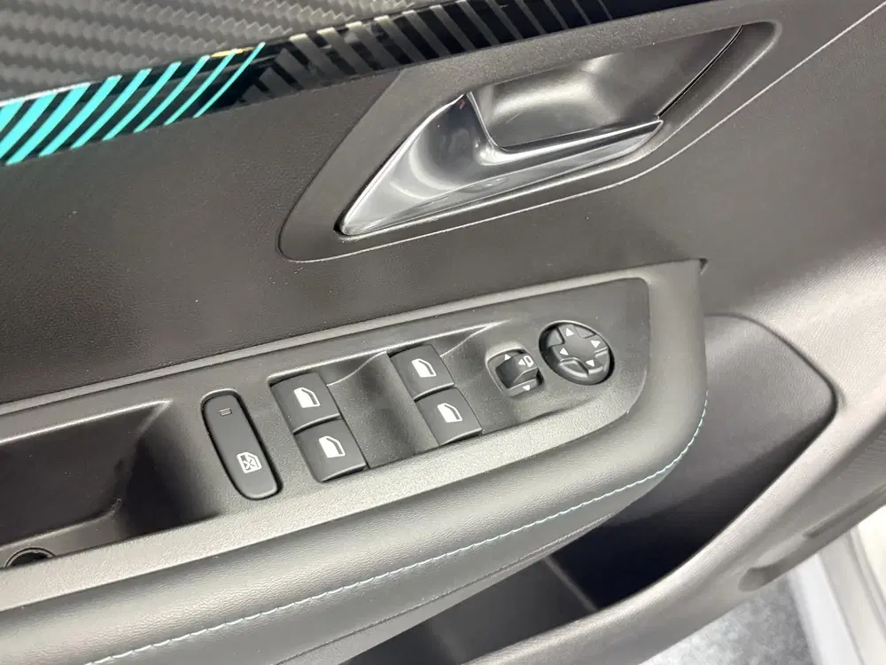 Peugeot 208 1.2 PureTech Allure Pack Navigatie uit 2021, foto 10