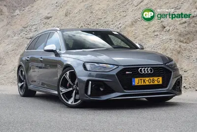 Audi RS4 2.9 TFSI quattro 450PK SportuitlaatRS uit 2021