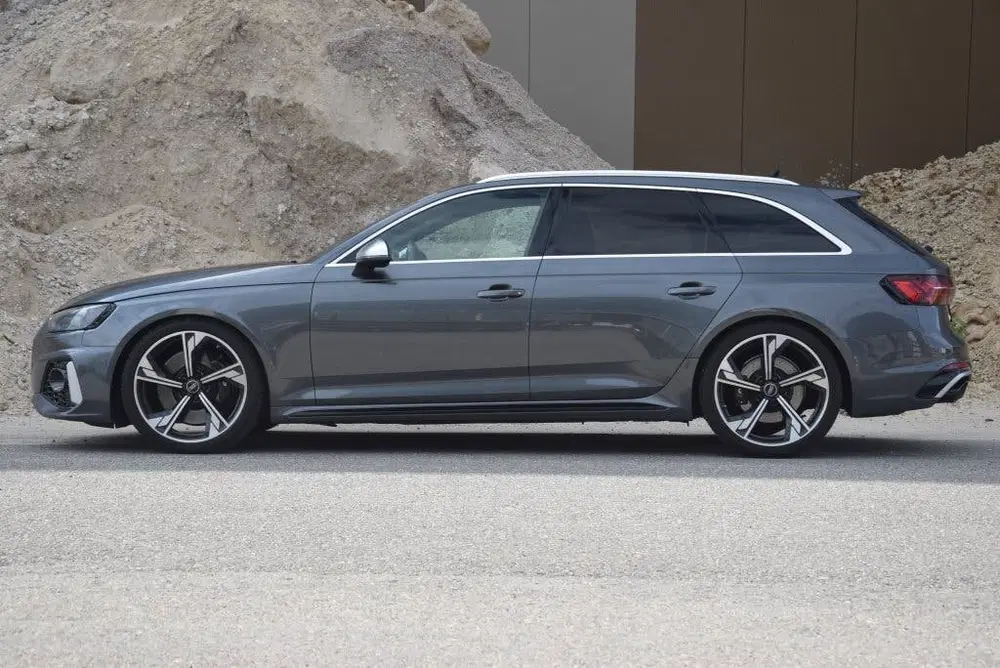 Audi RS4 2.9 TFSI quattro 450PK SportuitlaatRS uit 2021, foto 12