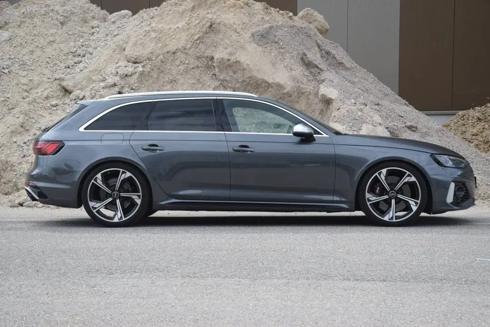 Audi RS4 2.9 TFSI quattro 450PK SportuitlaatRS uit 2021, foto 4