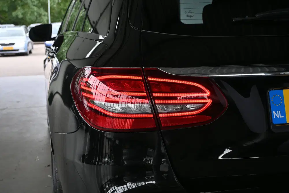 Mercedes-Benz C-Klasse 180 Business Solution AMG Line uit 2019, foto 18