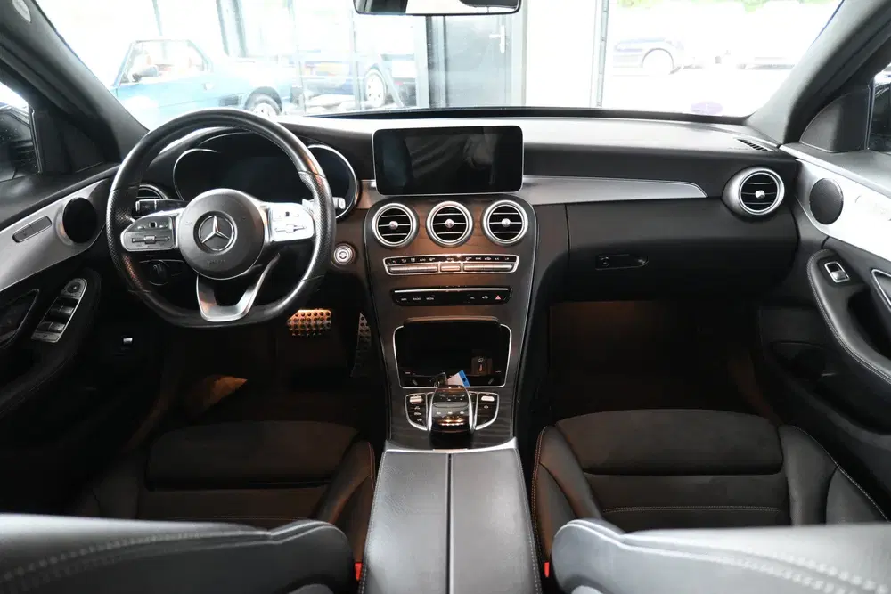 Mercedes-Benz C-Klasse 180 Business Solution AMG Line uit 2019, foto 2