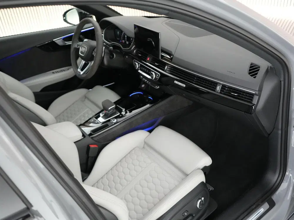 Audi RS4 2.9 450pk TFSI quattro competition plus uit 2021, foto 3