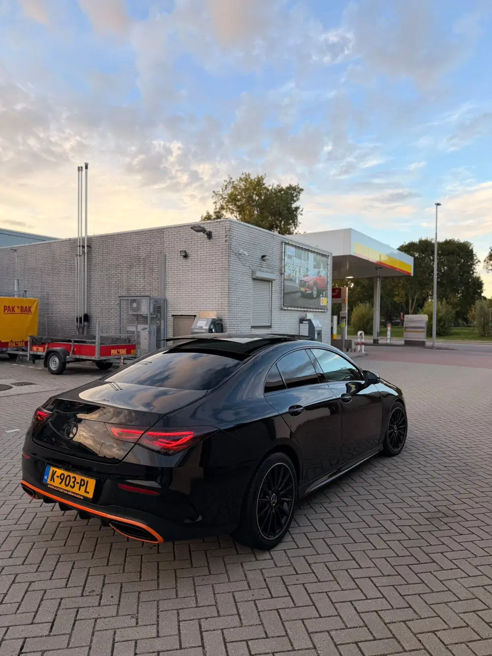 Mercedes-Benz CLA CLA 200 d 150pk 8G-DCT 2020 Zwart uit 2020, foto 2