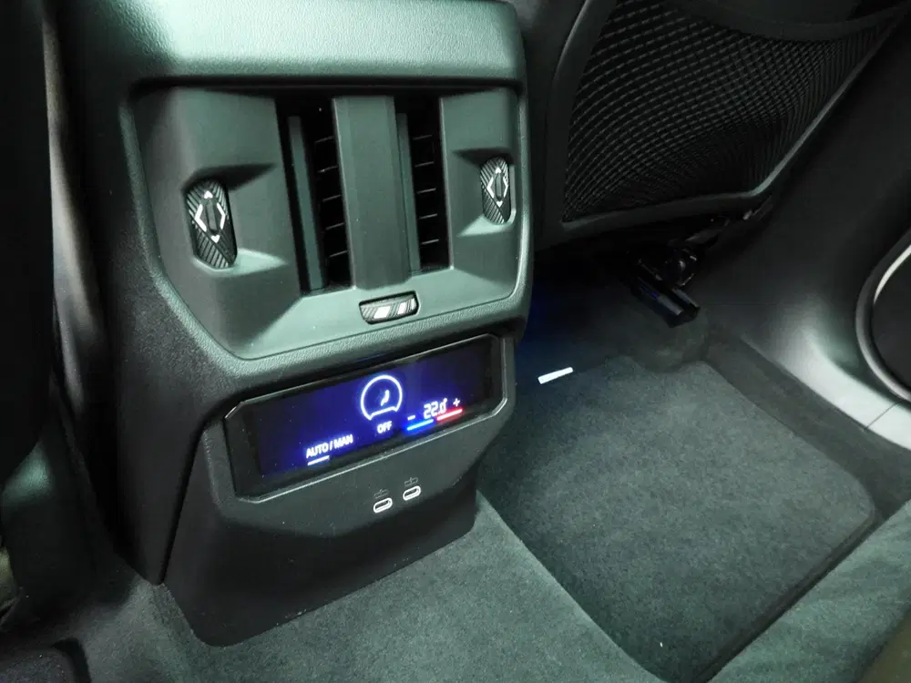BMW X3 M50 uit 2025, foto 18