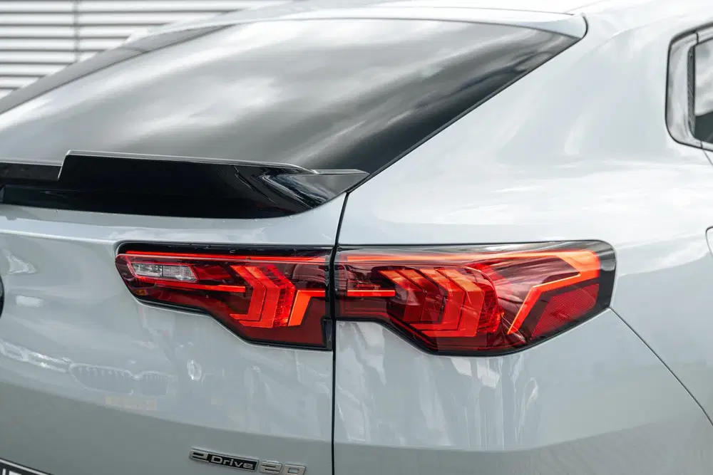 BMW iX2 eDrive20 M Sport uit 2026, foto 13