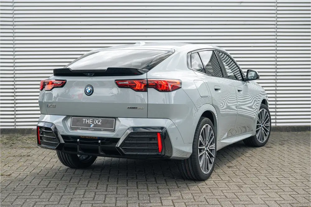 BMW iX2 eDrive20 M Sport uit 2026, foto 2