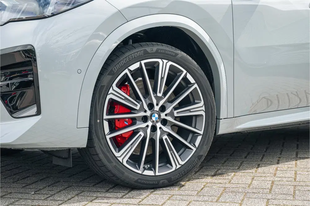 BMW iX2 eDrive20 M Sport uit 2026, foto 8