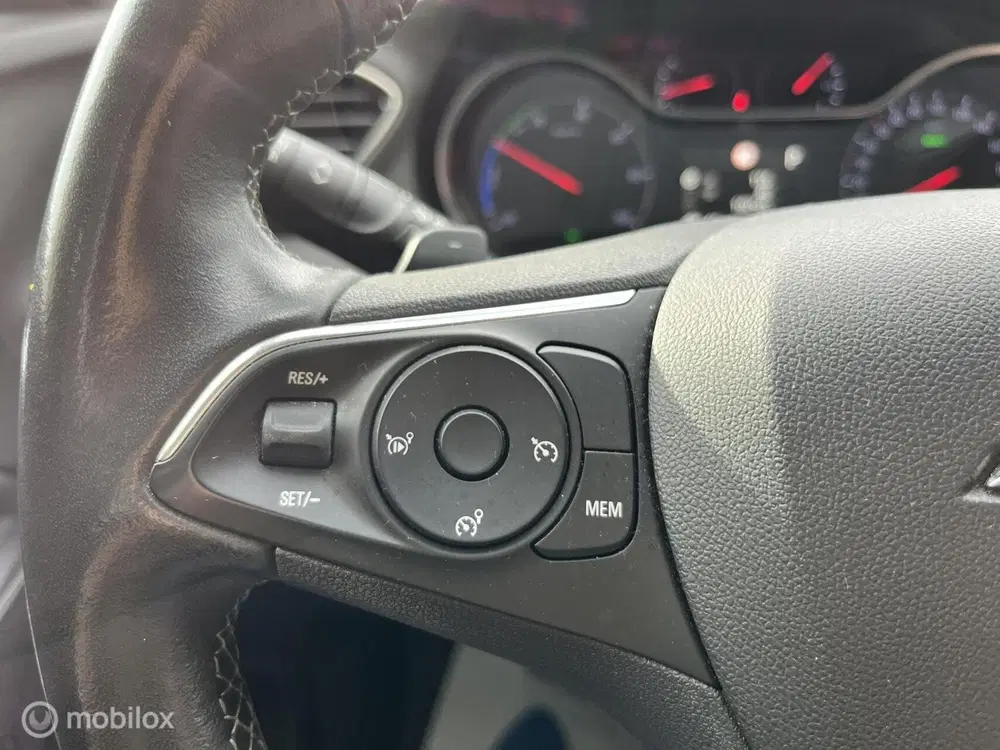 Opel Grandland 1.6 Turbo Hybrid Executive uit 2021, foto 13