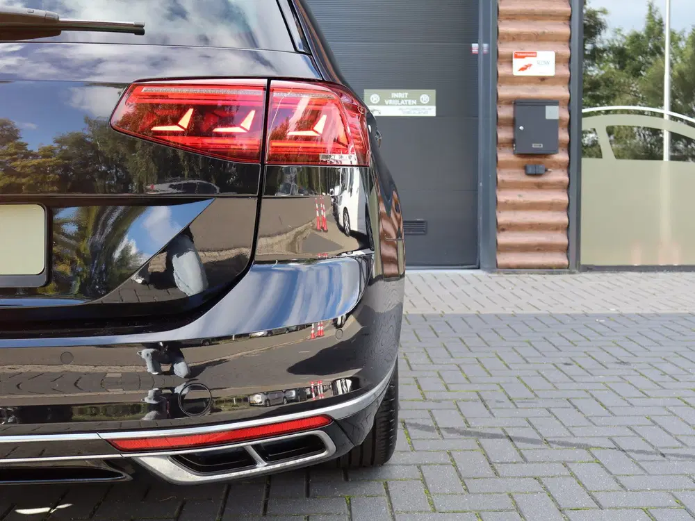 Volkswagen Passat 1.5 TSI R-Line Business + NL-auto uit 2022, foto 14