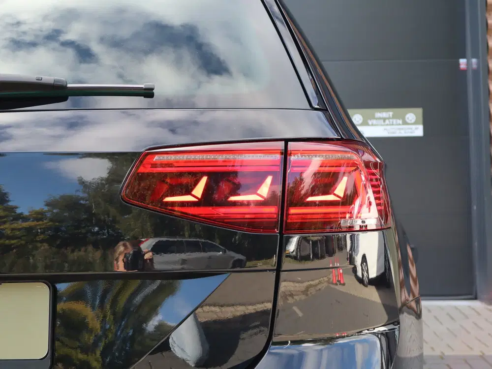 Volkswagen Passat 1.5 TSI R-Line Business + NL-auto uit 2022, foto 15