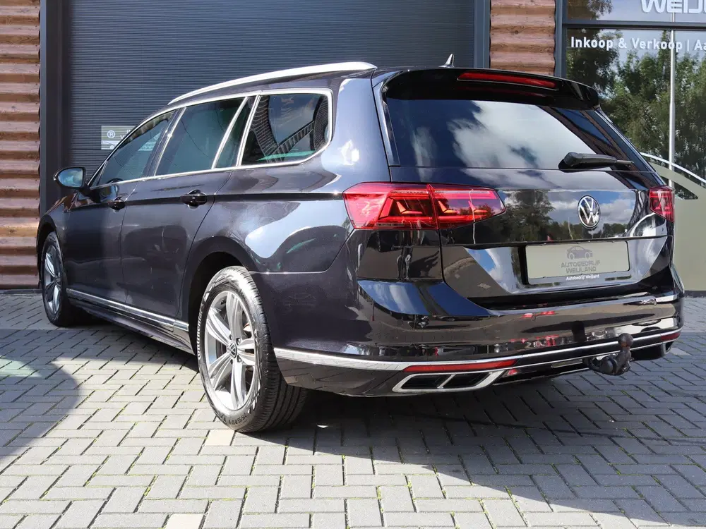 Volkswagen Passat 1.5 TSI R-Line Business + NL-auto uit 2022, foto 3