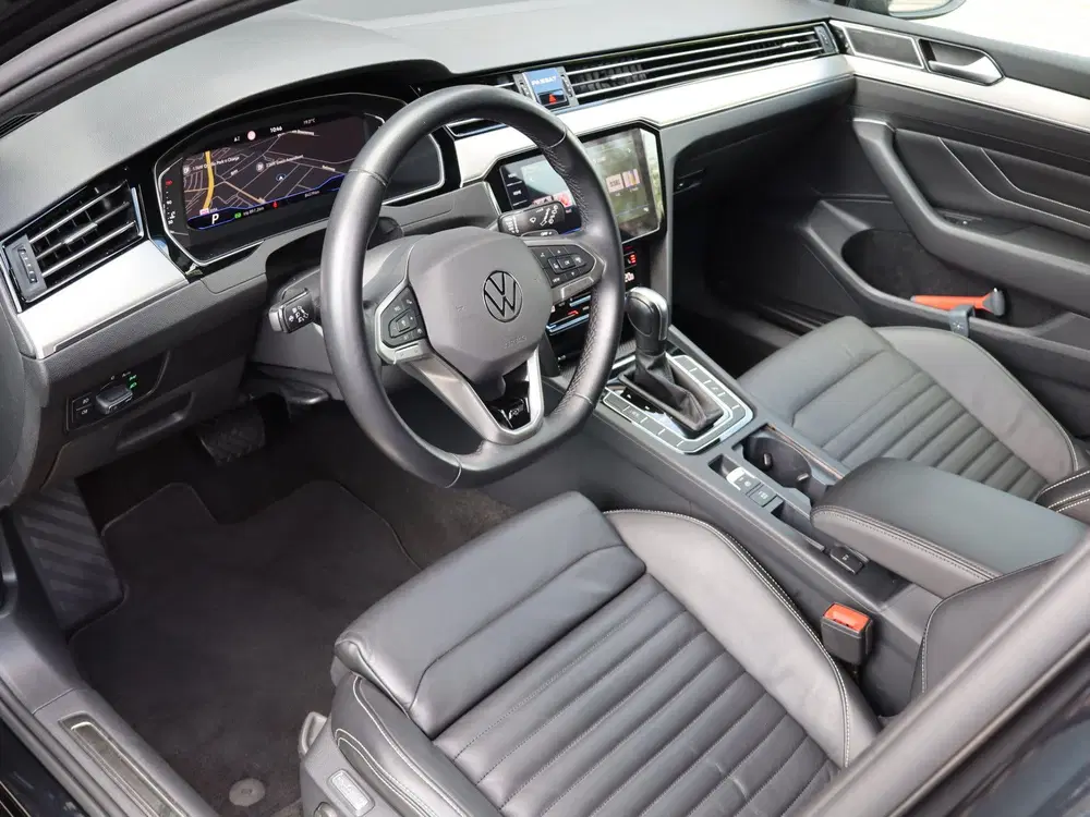 Volkswagen Passat 1.5 TSI R-Line Business + NL-auto uit 2022, foto 4