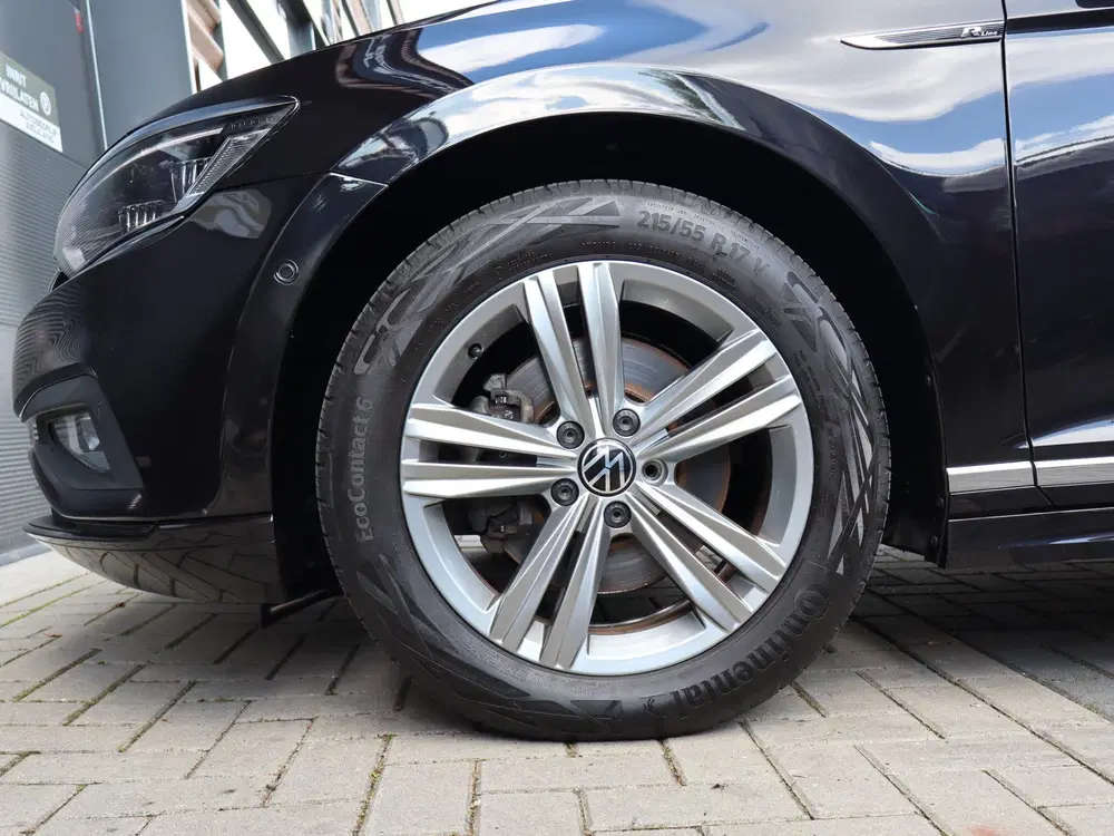 Volkswagen Passat 1.5 TSI R-Line Business + NL-auto uit 2022, foto 8