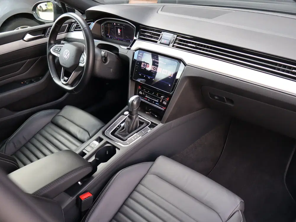 Volkswagen Passat 1.5 TSI R-Line Business + NL-auto uit 2022, foto 9