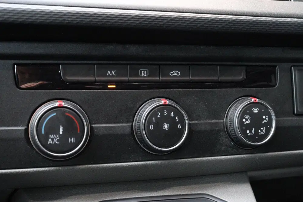Volkswagen Transporter 2.0 TDI L2H1 l 4MOTION l 2x SCHUIFDEU uit 2020, foto 6
