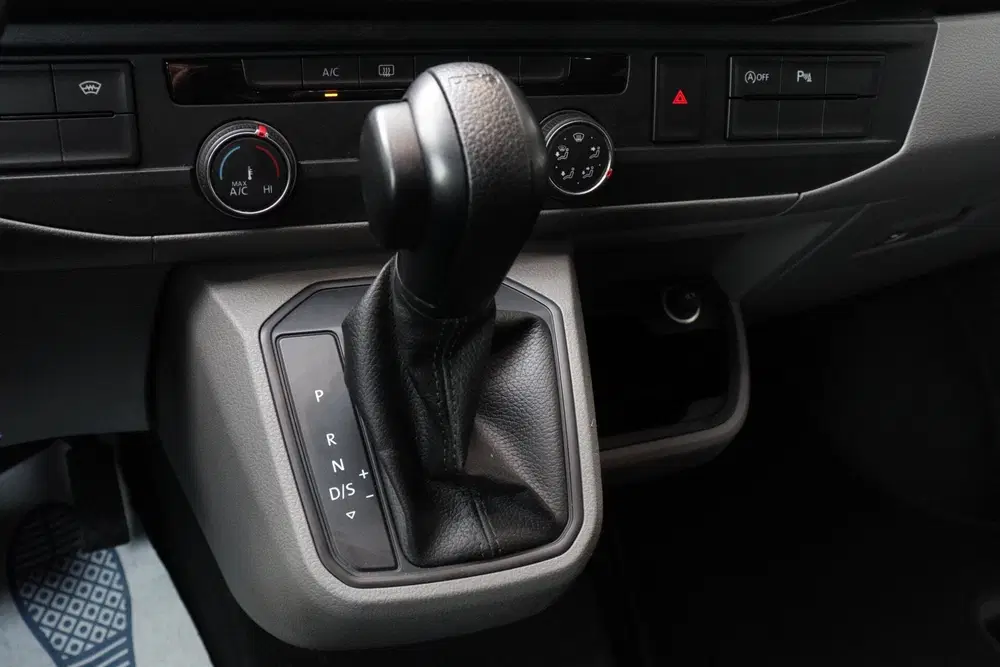 Volkswagen Transporter 2.0 TDI L2H1 l 4MOTION l 2x SCHUIFDEU uit 2020, foto 7