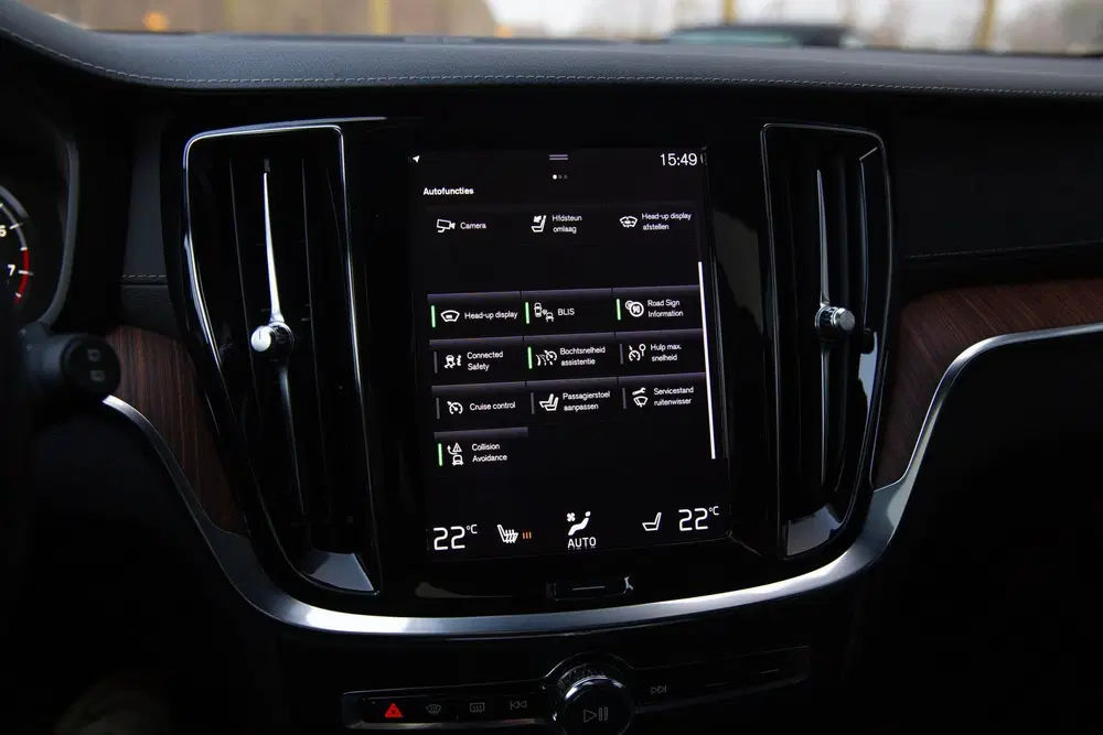 Volvo V60 Cross Country 2.0 T5 AWD Inscription uit 2020, foto 15