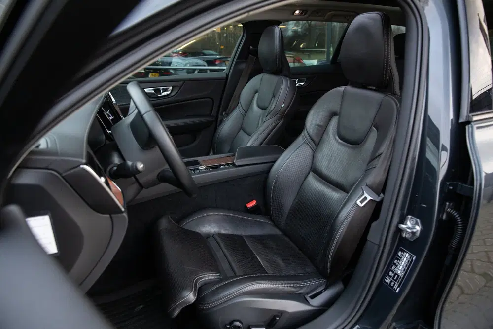 Volvo V60 Cross Country 2.0 T5 AWD Inscription uit 2020, foto 4