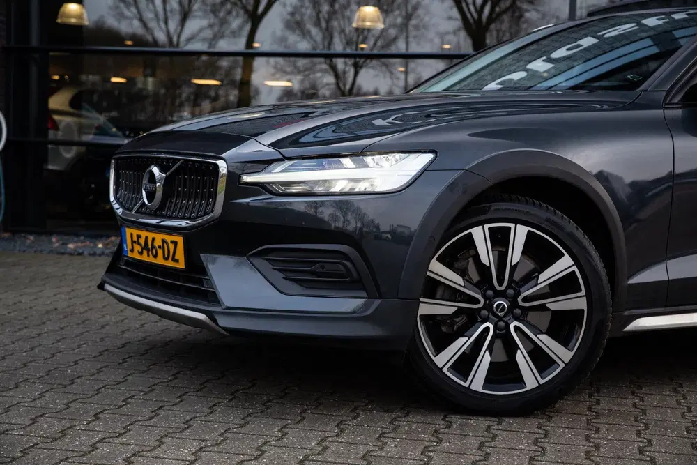 Volvo V60 Cross Country 2.0 T5 AWD Inscription uit 2020, foto 8