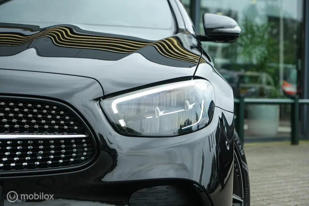 Mercedes-Benz E-Klasse Mercedes E-klasse Estate 300 e AMG Line uit 2023, foto 13