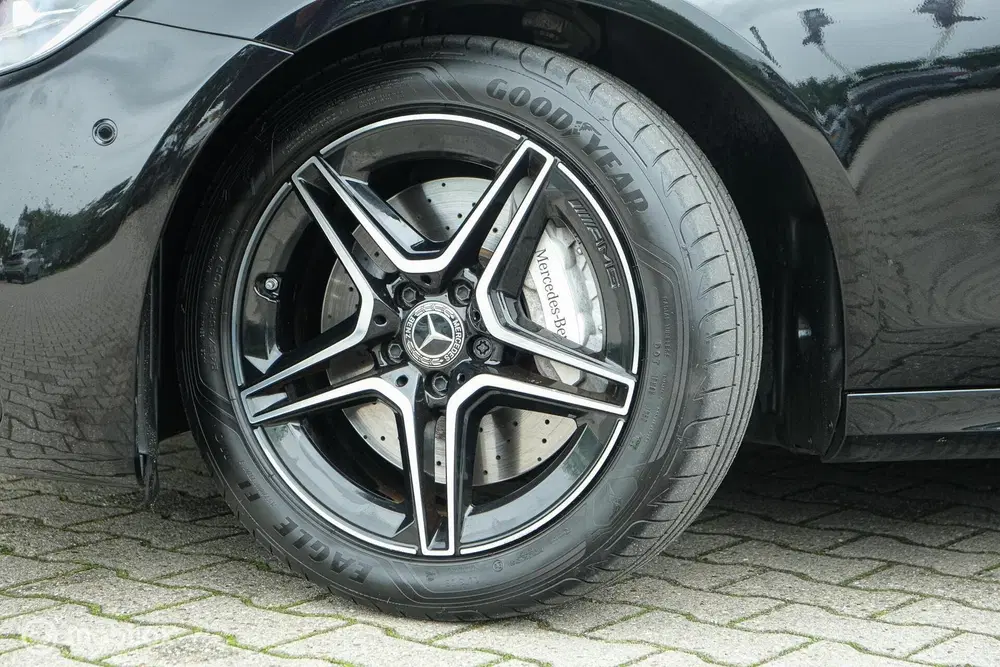 Mercedes-Benz E-Klasse Mercedes E-klasse Estate 300 e AMG Line uit 2023, foto 15