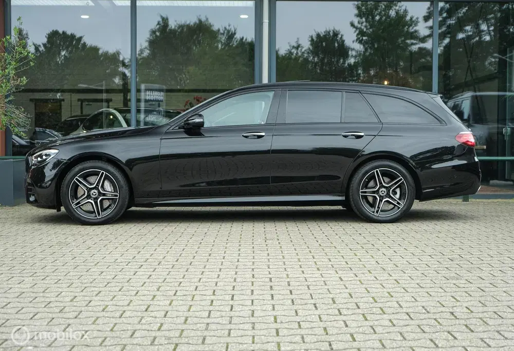 Mercedes-Benz E-Klasse Mercedes E-klasse Estate 300 e AMG Line uit 2023, foto 3