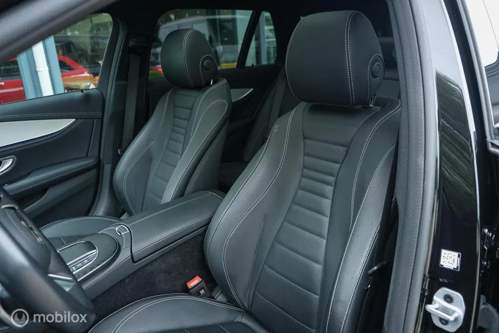 Mercedes-Benz E-Klasse Mercedes E-klasse Estate 300 e AMG Line uit 2023, foto 4