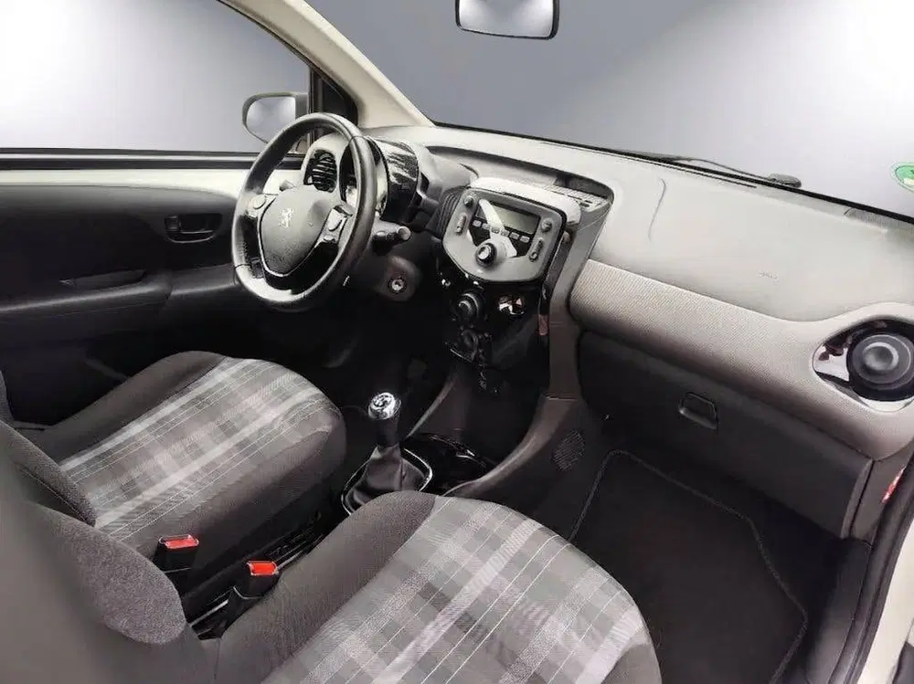 Peugeot 108 Style Design uit 2021, foto 11