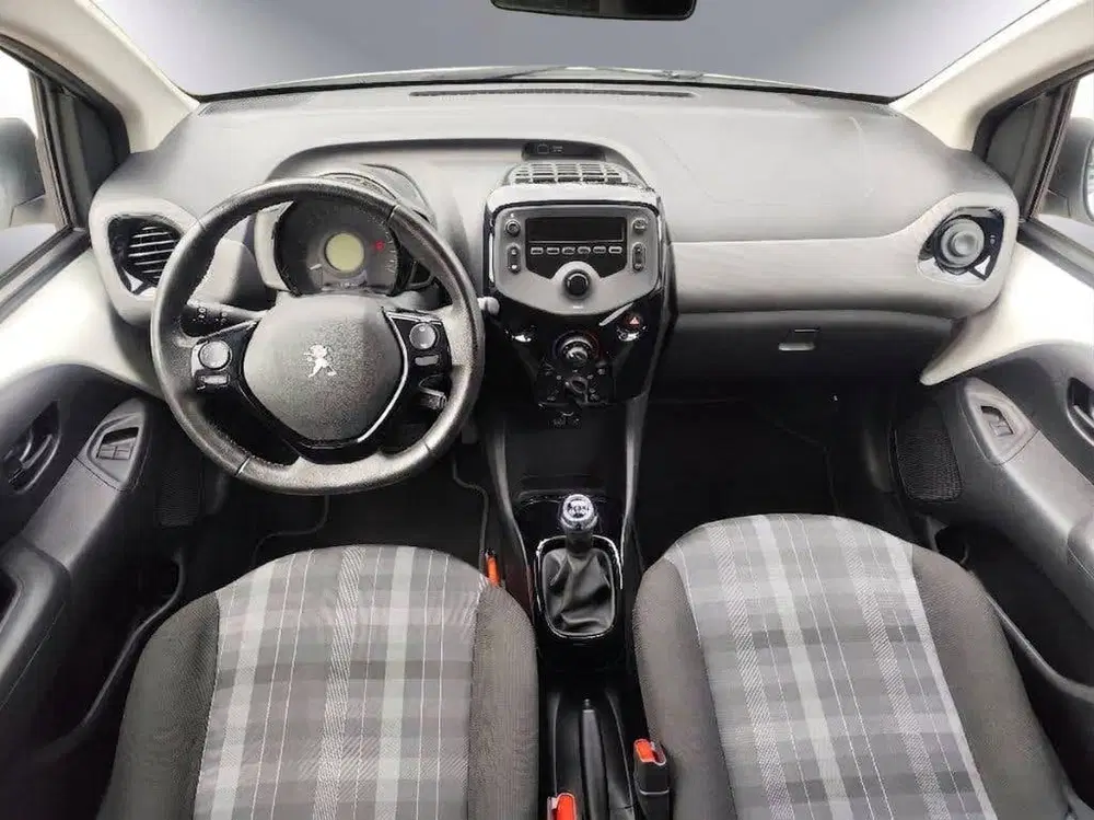 Peugeot 108 Style Design uit 2021, foto 12