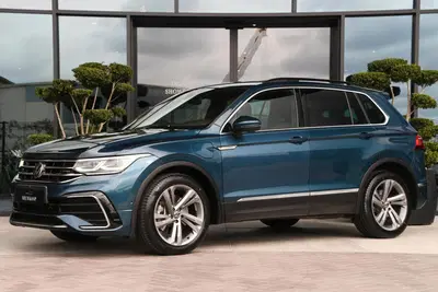 Volkswagen Tiguan 1.4 TSI eHybrid R-Line Business+ uit 2023