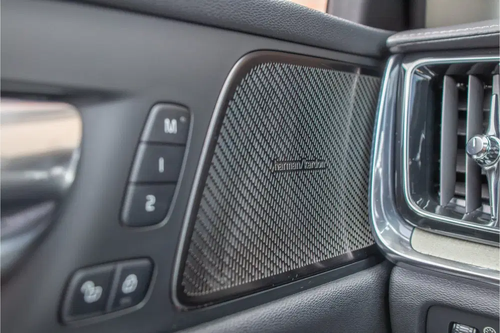 Volvo V60 Cross Country B5 AWD Pro uit 2020, foto 16