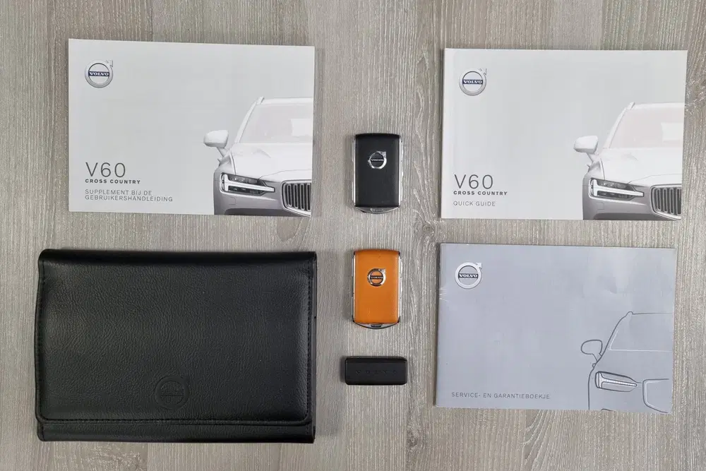 Volvo V60 Cross Country B5 AWD Pro uit 2020, foto 18
