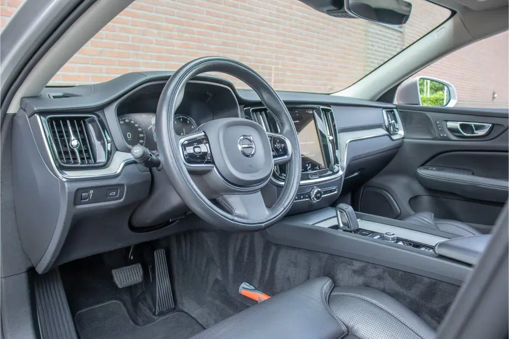 Volvo V60 Cross Country B5 AWD Pro uit 2020, foto 2