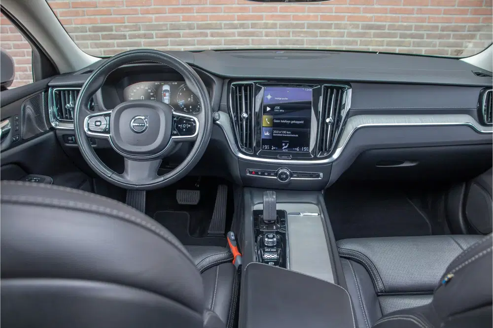 Volvo V60 Cross Country B5 AWD Pro uit 2020, foto 8