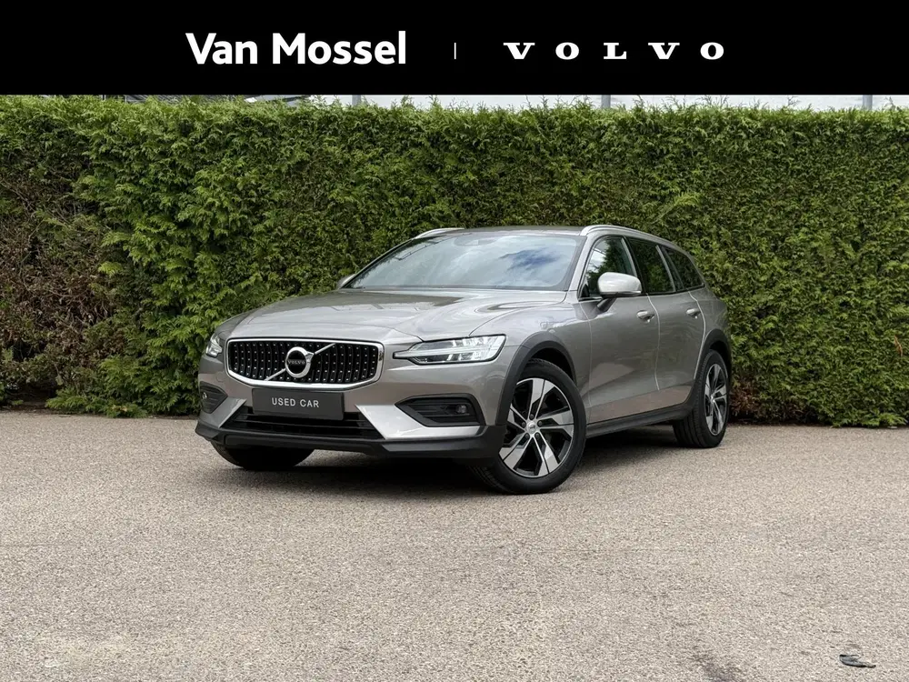 Volvo V60 Cross Country B5 AWD Ultimate uit 2020