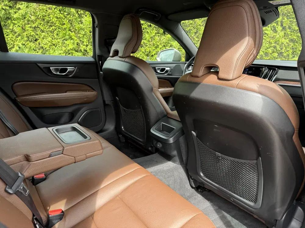 Volvo V60 Cross Country B5 AWD Ultimate uit 2020, foto 11