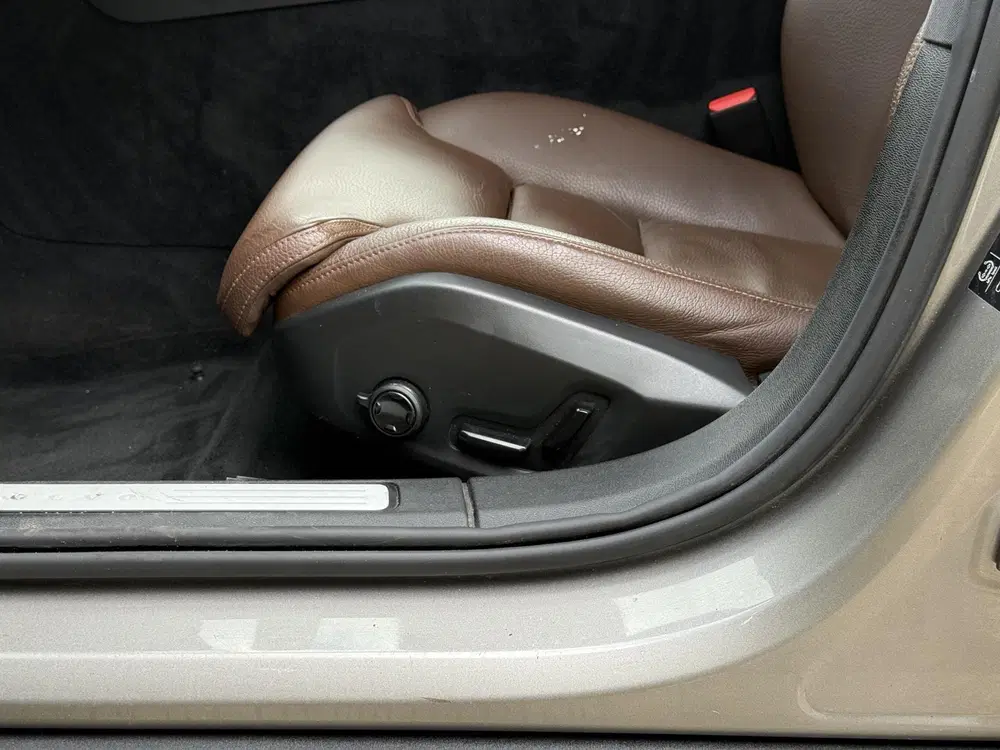 Volvo V60 Cross Country B5 AWD Ultimate uit 2020, foto 17