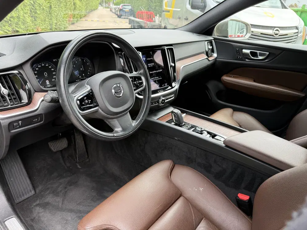 Volvo V60 Cross Country B5 AWD Ultimate uit 2020, foto 18